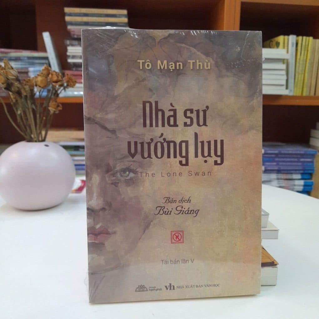 Ảnh bìa NHÀ SƯ VƯỚNG LUỴ